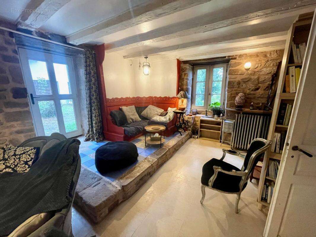 Maison à SAINT-BONNET-LA-RIVIERE