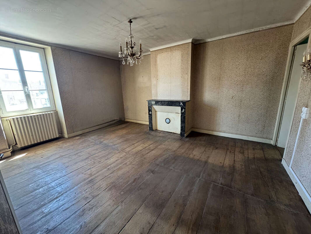 Maison à BUSSIERE-POITEVINE