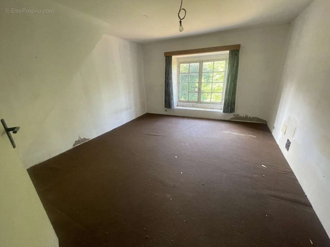 Maison en pierre de 200 m² à rénover - photo 10