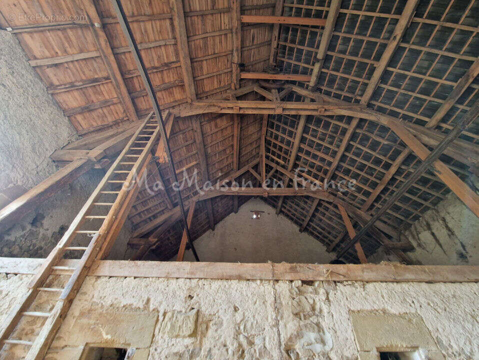 Autre à SAINT-POURCAIN-SUR-SIOULE