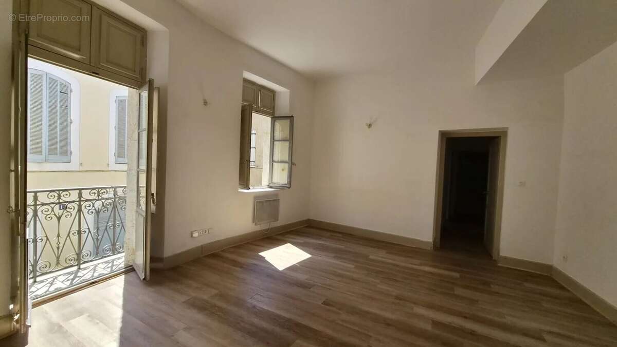 Appartement 3 pièces en centre-ville - photo 2