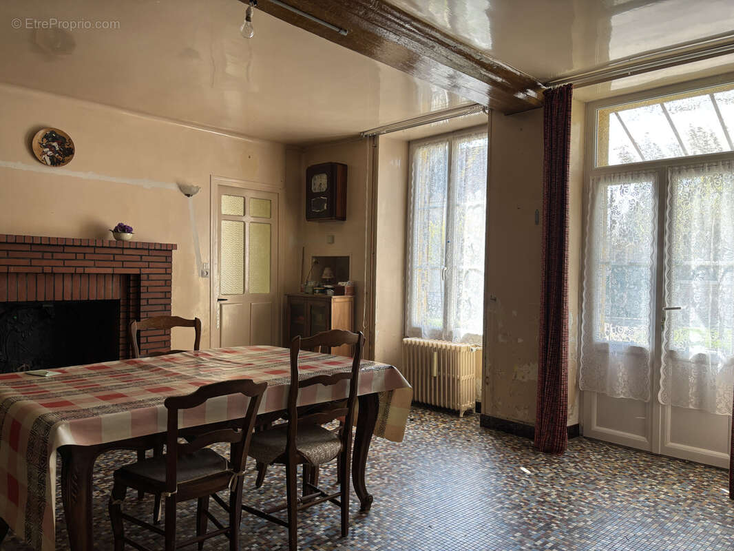 Maison à MAUVES-SUR-HUISNE