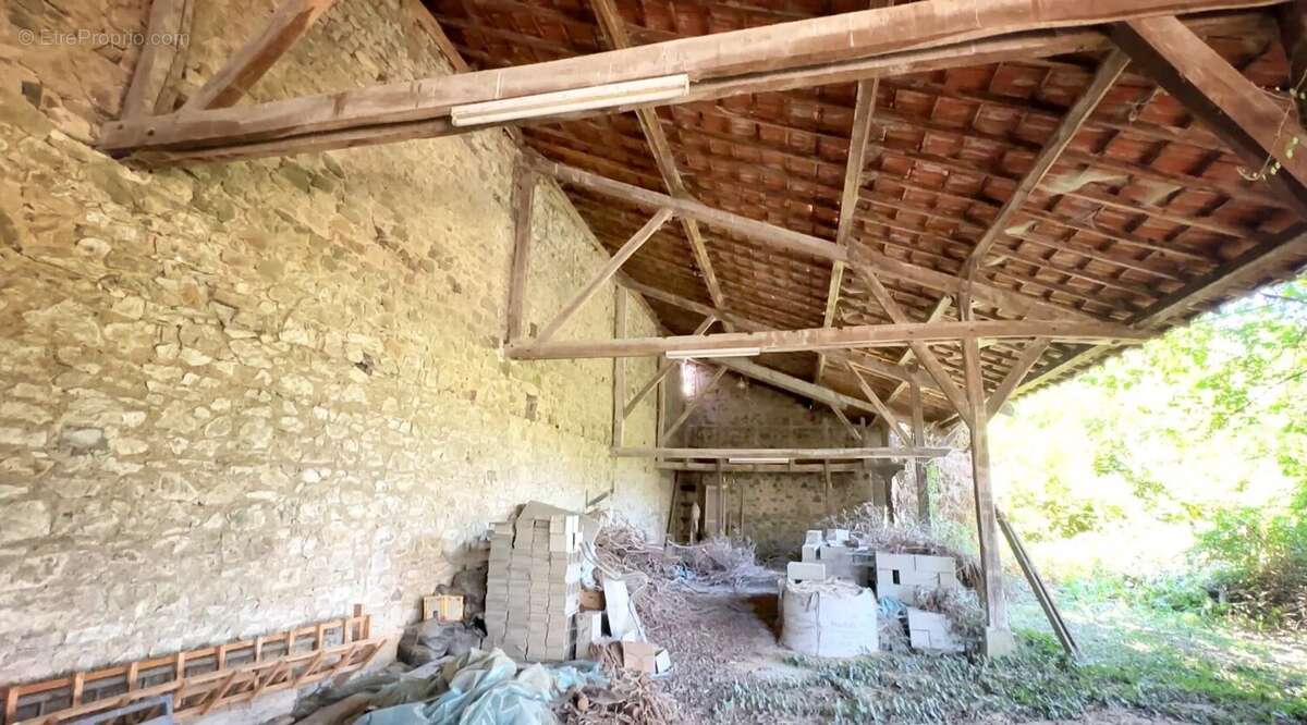 Propriété en centre ville avec un énorme potentiel - photo 16