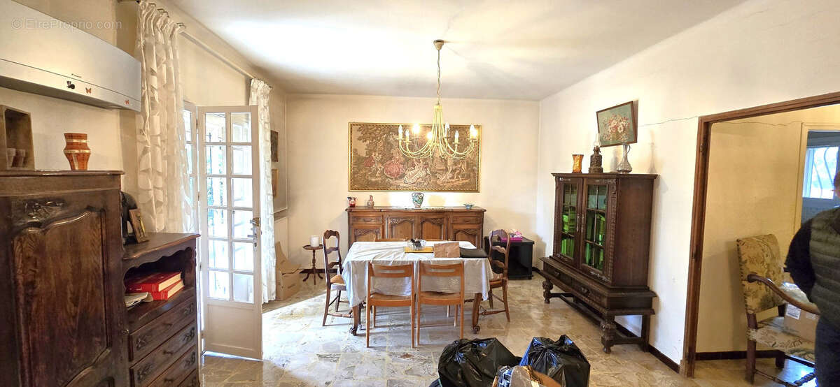Villa de plain pied sur 880 m2 - photo 7