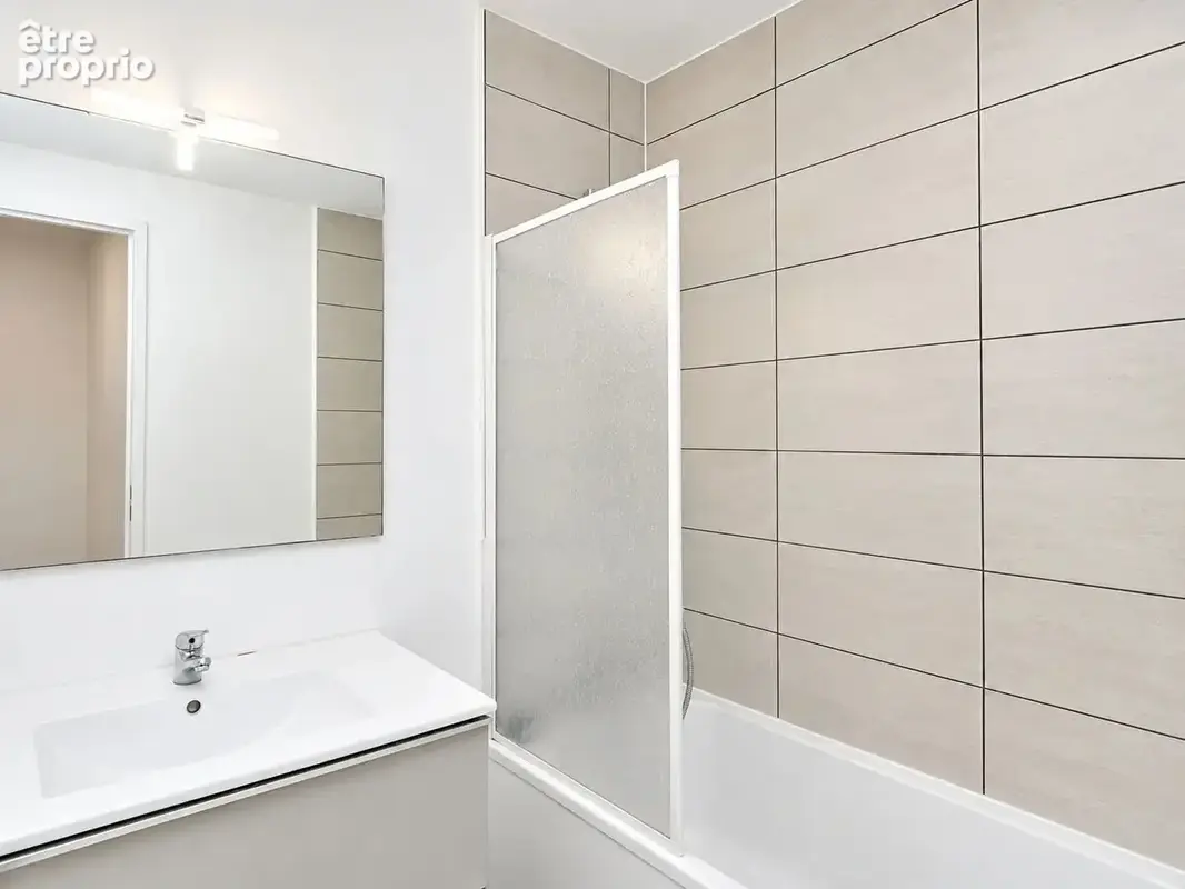 Appartement 2 pieces  59 m² - terrasse 14 m² - au calme - cave et parking - photo 10