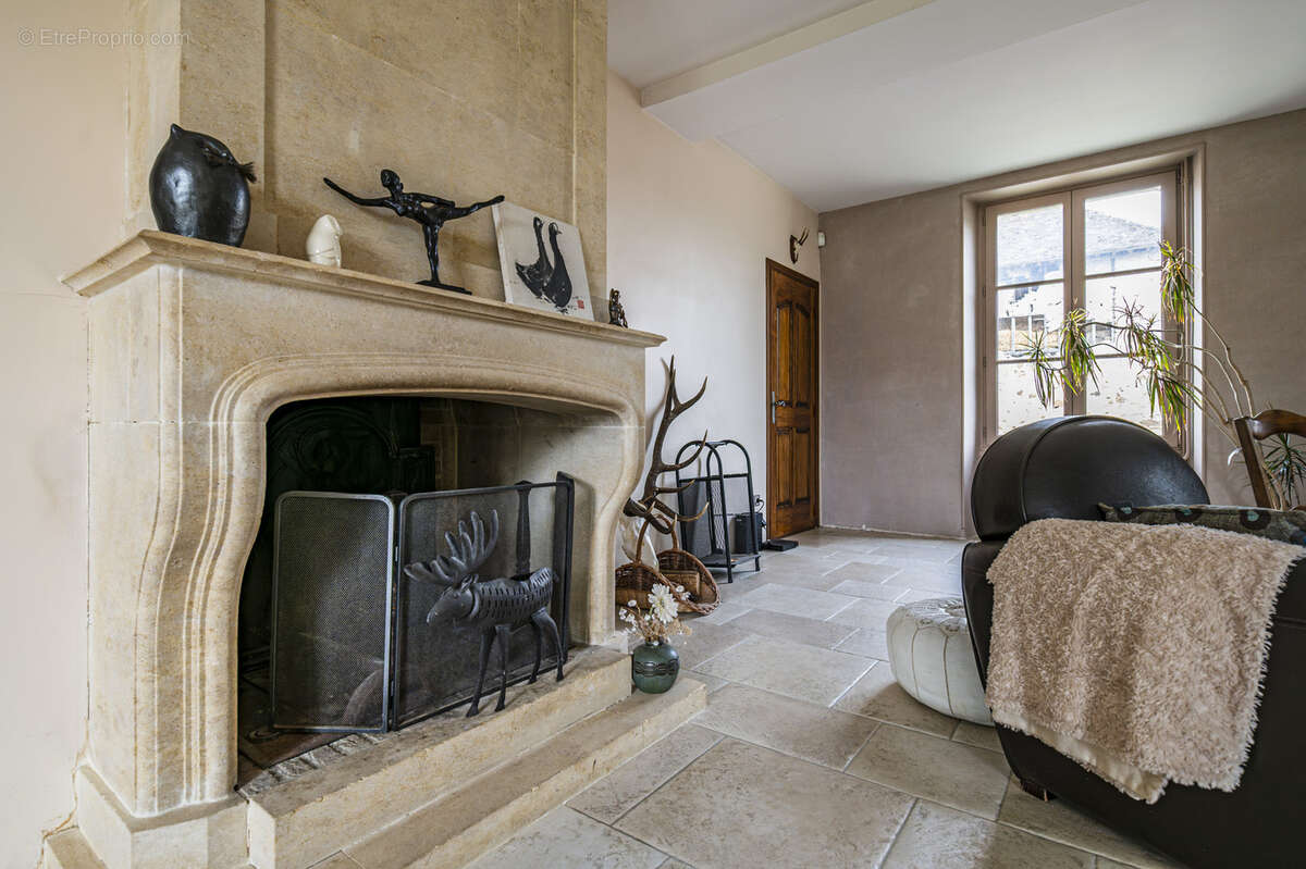 Un Domaine offrant près de 1 400 m2 de bâtis - photo 2