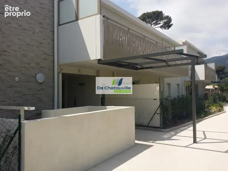 T2 récent avec balcon, piscine - photo 8
