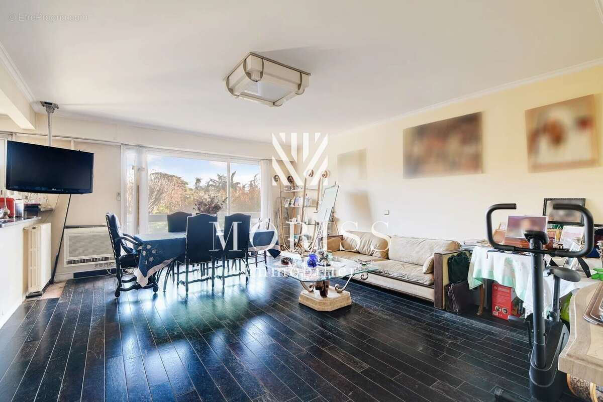 Appartement à CHARENTON-LE-PONT