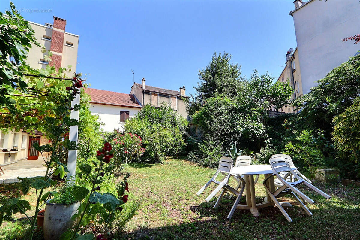 Appartement à AUBERVILLIERS