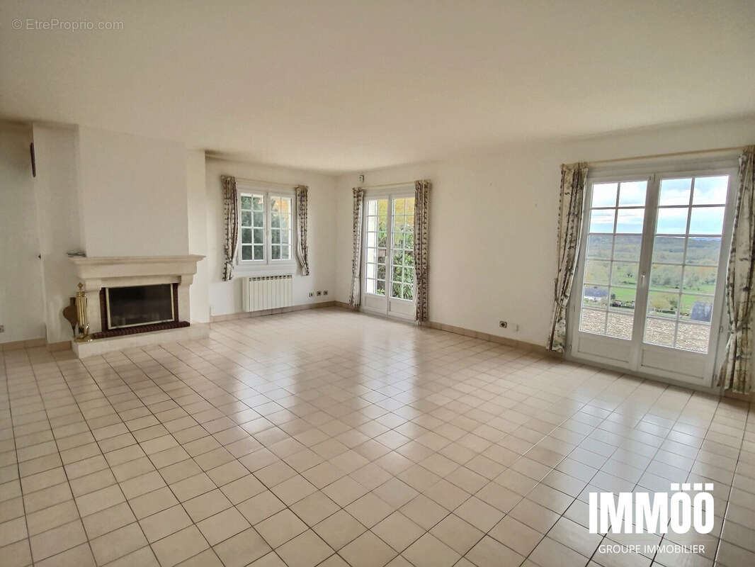 Maison à SAINT-MARTIN-DE-BOSCHERVILLE