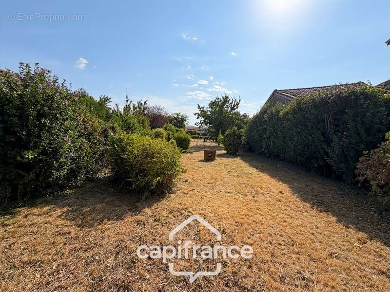 Maison familiale de 174 m² avec fort potentiel – Saint-Rambert-d'Albon (26) - photo 22