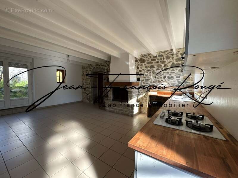 Agon-Coutainville, proche du havre et à deux kilomètres de la plage, maison en pierres de 160 m² ! - photo 6