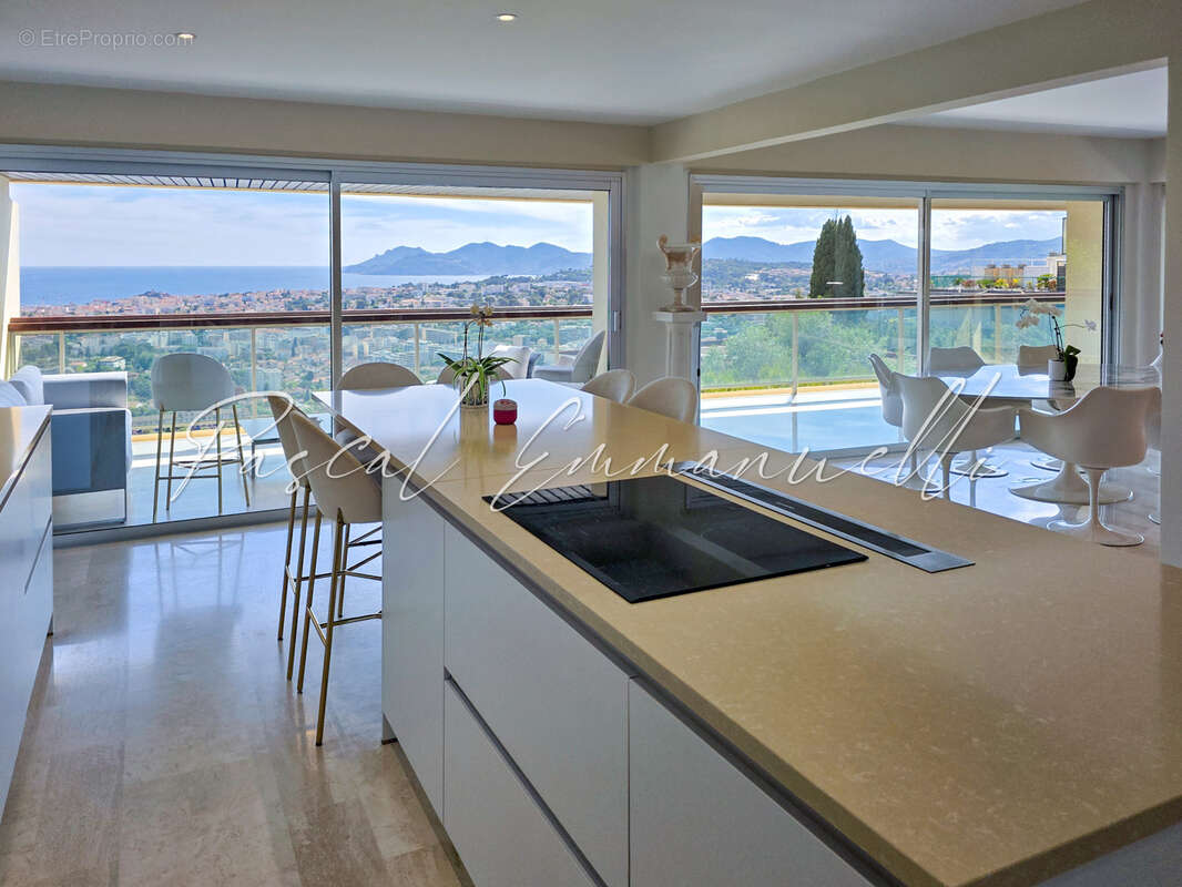 Appartement à LE CANNET