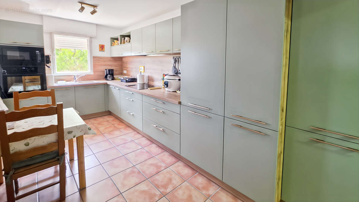 À Draguignan, appartement 5 pièces à vendre + parking privatif - photo 5