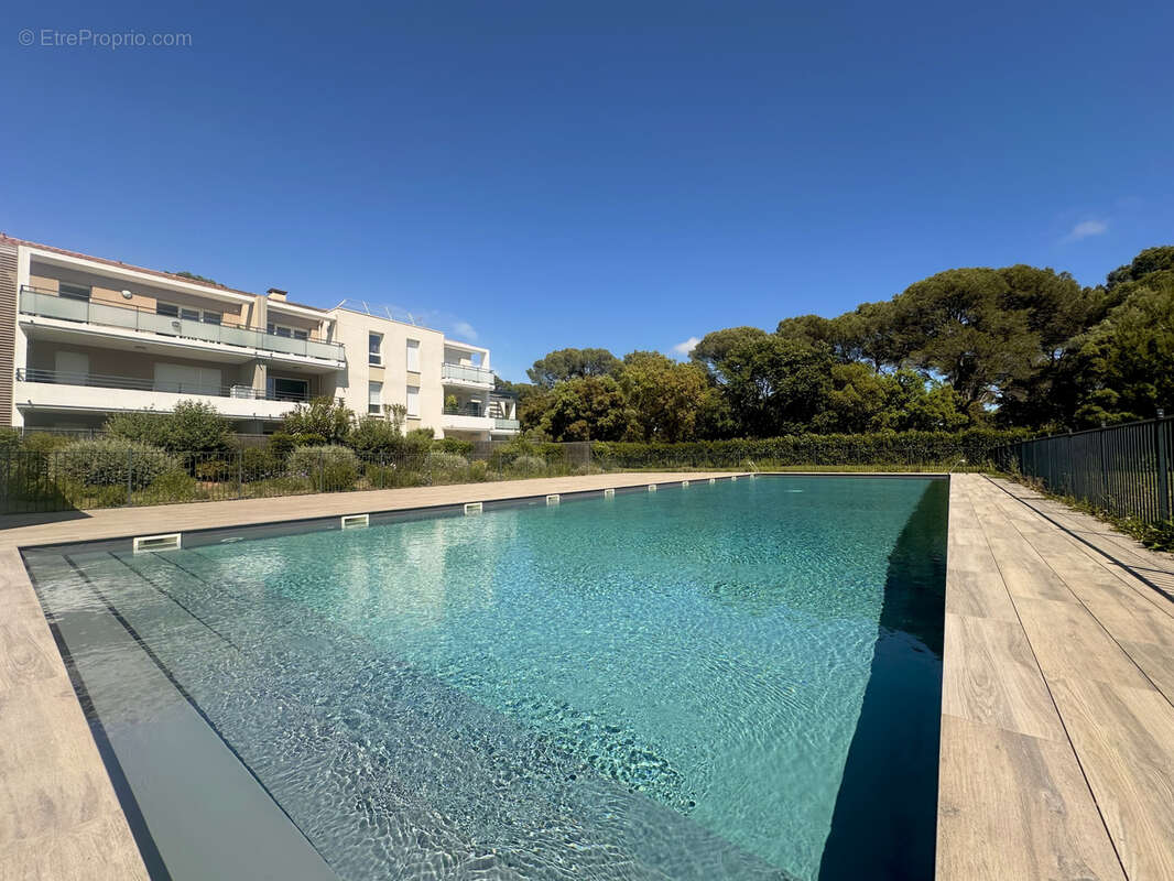 Appartement à LA LONDE-LES-MAURES