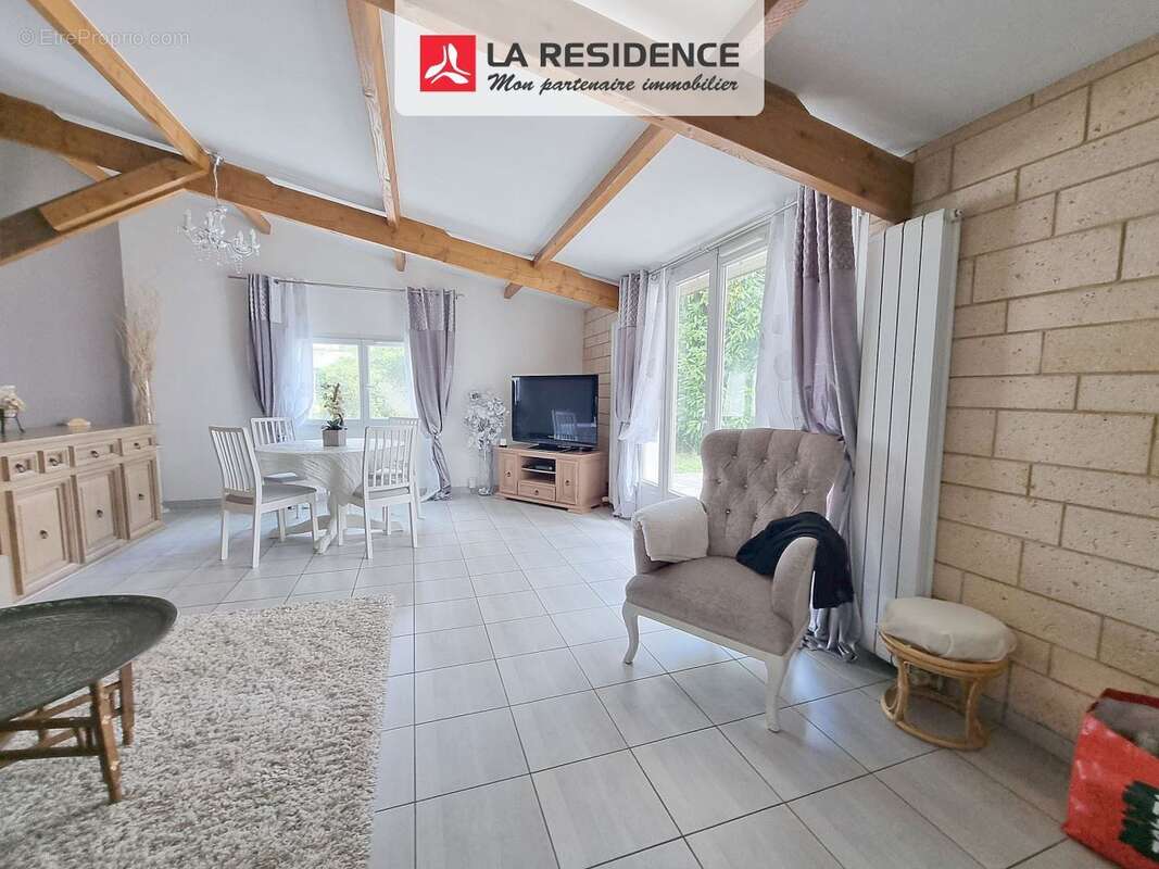 Maison 91 m² à Stains  - photo 3