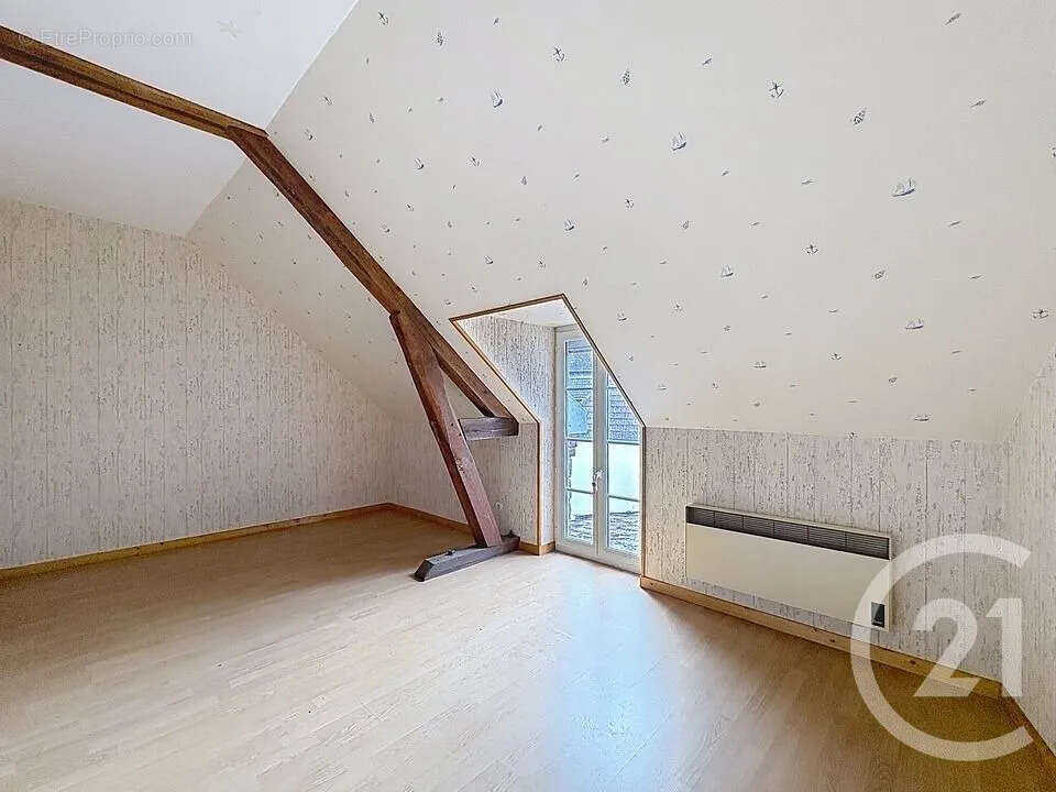 Maison à ESTISSAC