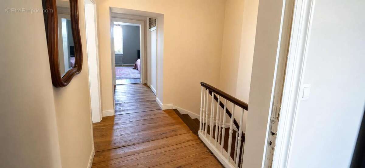 Maison de 8 pièces de 280 m² à Puisseguin - photo 10