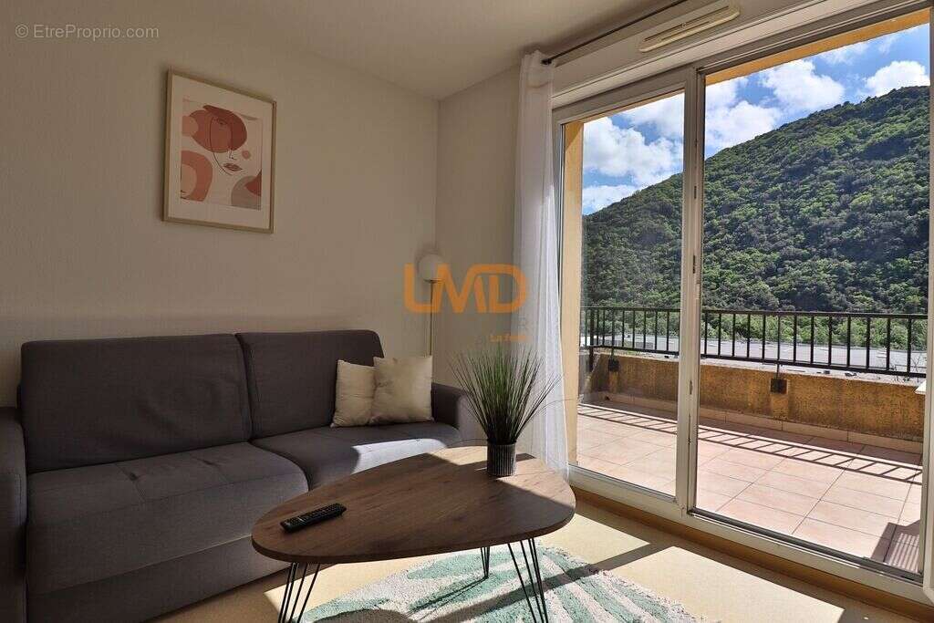 Appartement à AVENE