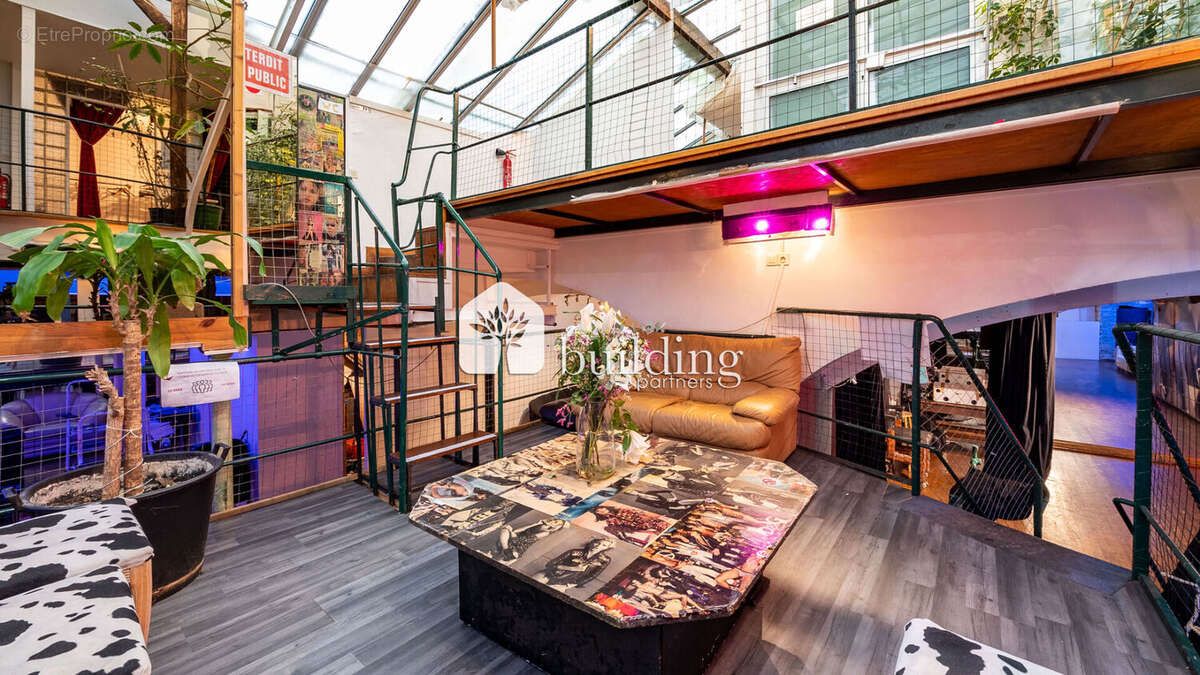 Belleville-Saint Maur Paris 11ème - Loft 5 pièces 254 m² - photo 4