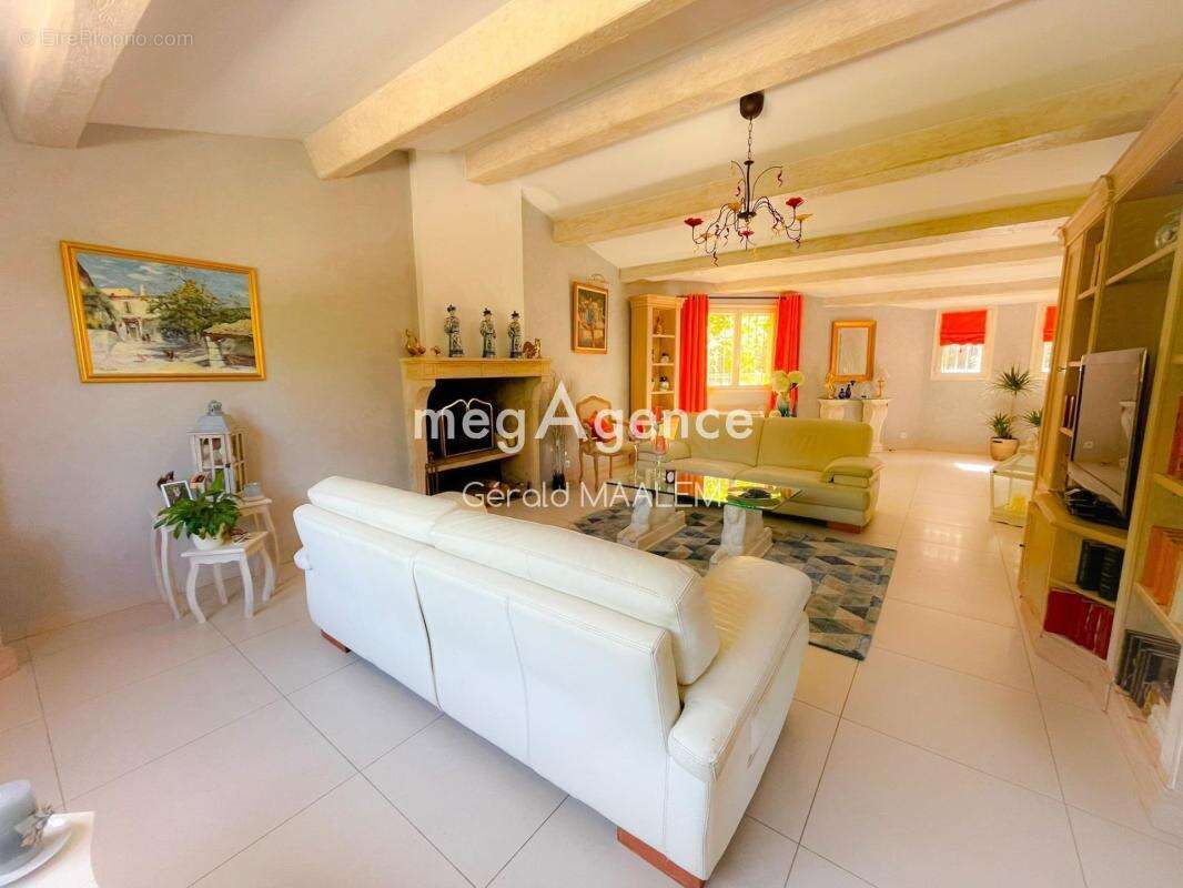 Villa de 204m² avec piscine à Roquebrune-sur-Argens - photo 6