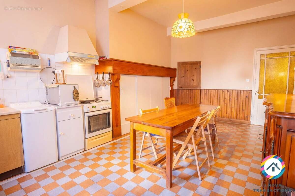 Maison de ville 118 m² – Terrasse / cour  – Dépendance – Combles aménageables – Centre Mazères - photo 5
