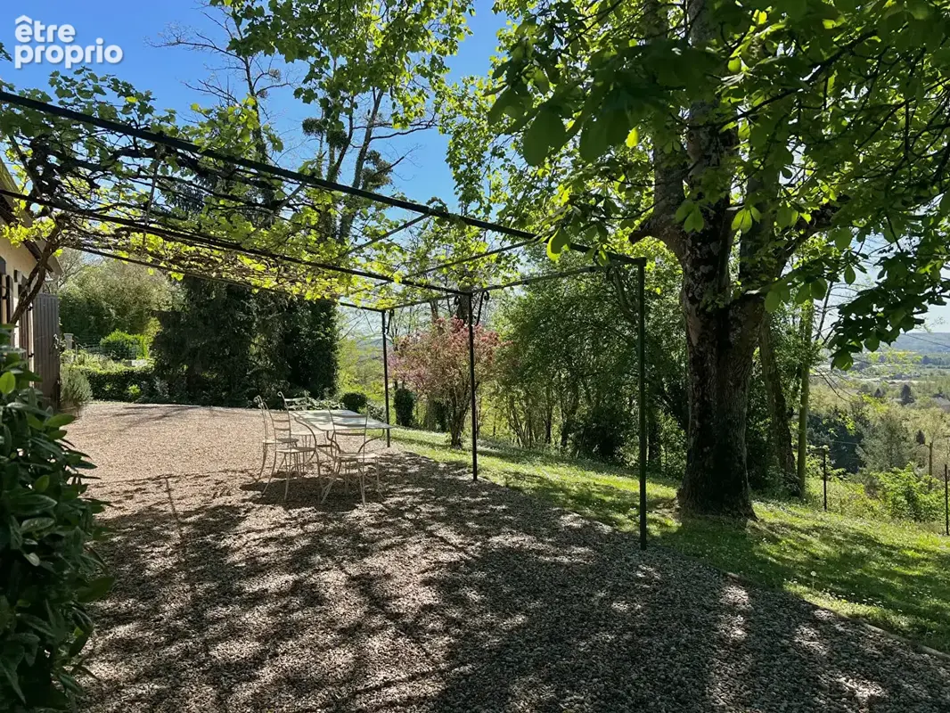 Jolie maison Périgourdine avec vue magnifique et piscine - photo 3