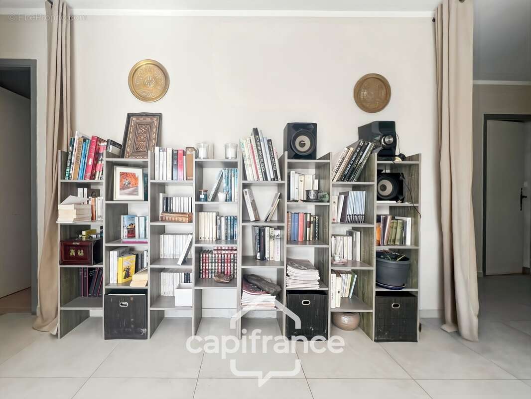 LES TAILLADES, maison individuelle de plain pied  de 210 m2, en campagne,  4 chambres, sur un terrain de 2900 m2 environ, piscin - photo 44