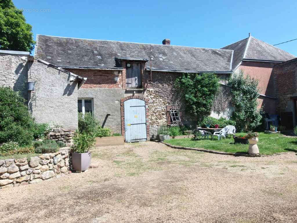 Maison à EPERNON