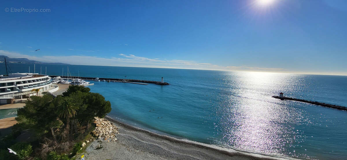 Appartement à VILLENEUVE-LOUBET