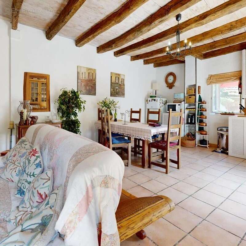 5WRuxCfUeZYLivingRoom - Maison à COUX-ET-BIGAROQUE