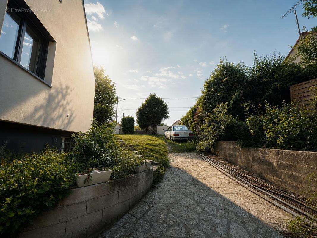 Maison de 8 pièces de 145 m² à Chartainvilliers - photo 13