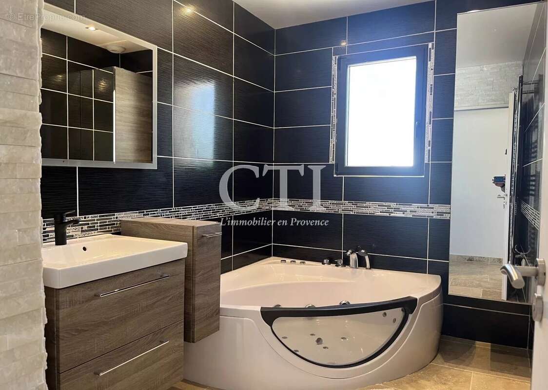 Maison à VAISON-LA-ROMAINE