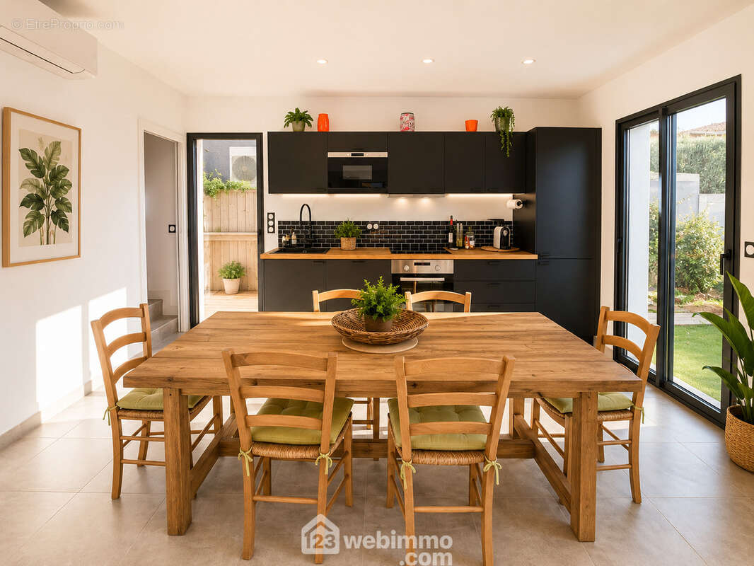 Vue de la cuisine depuis le séjour - Maison à SETE
