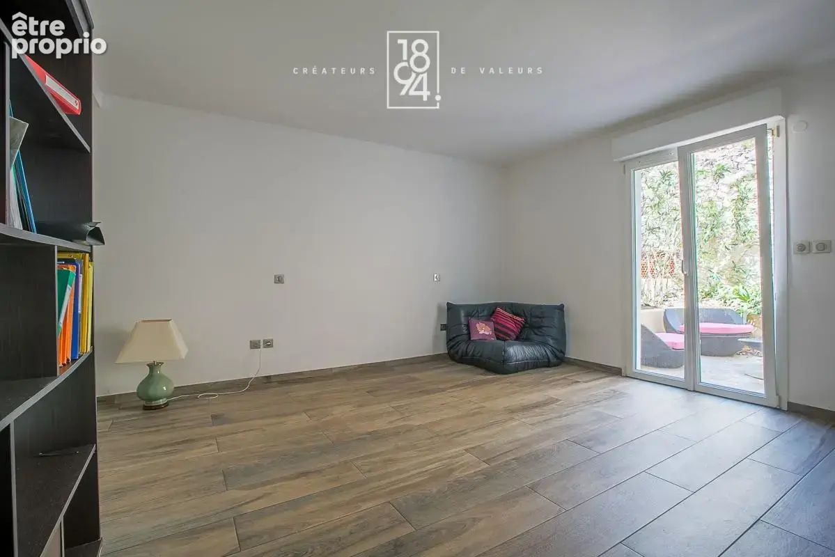 Vue mer – Maison de type 6 de 194 m² sur 1 250 m² de terrain avec piscine, studio indépendant et double garage - photo 25