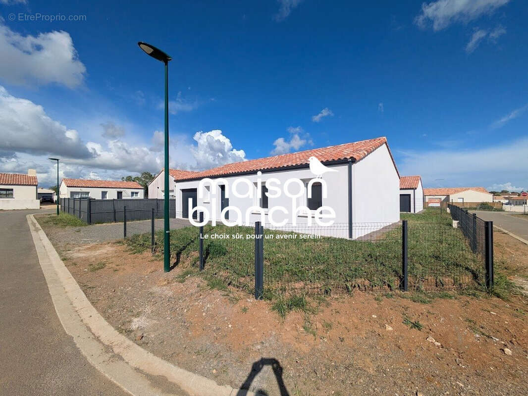 Maison à ANGLES