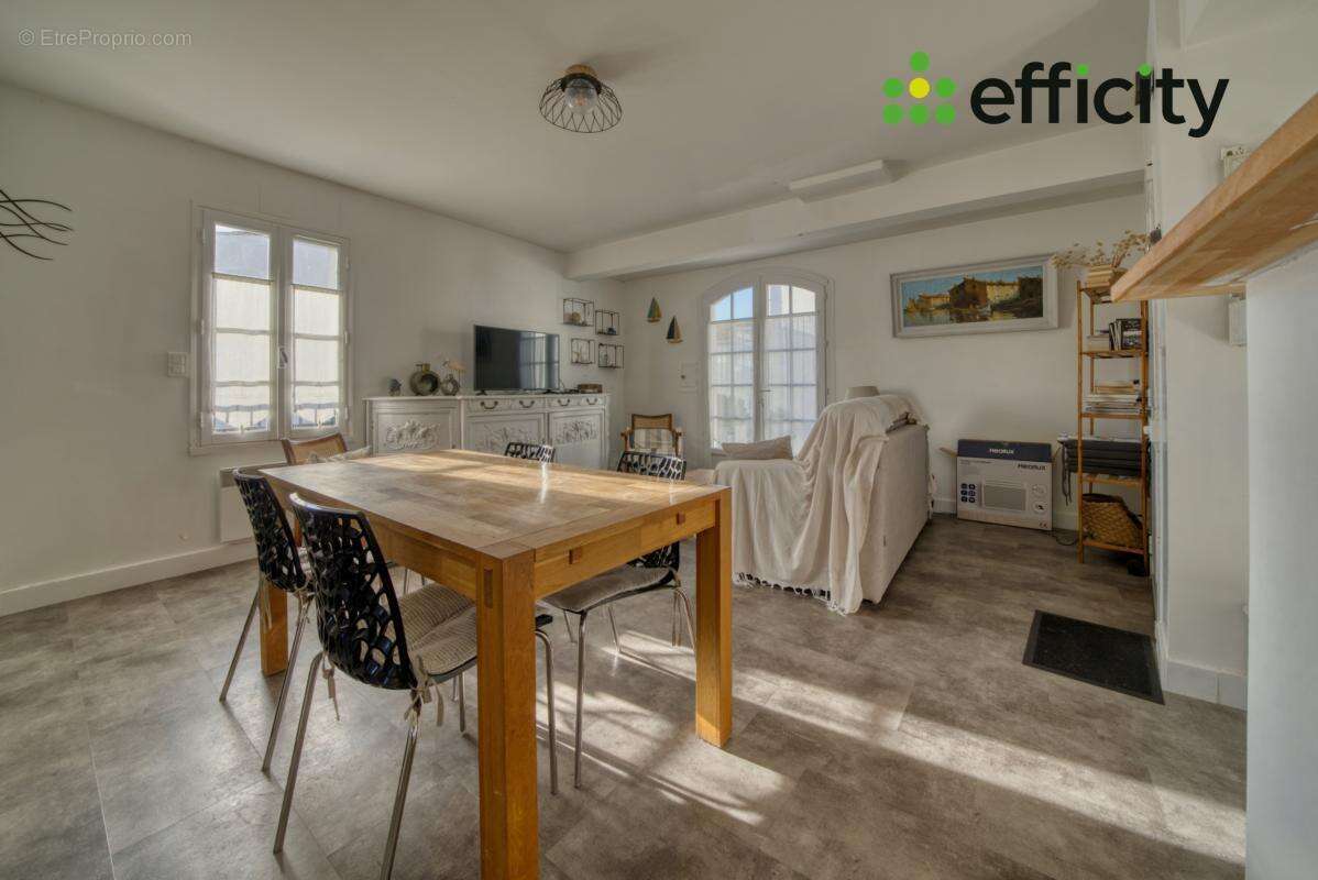 Appartement à SAINT-MARTIN-DE-RE