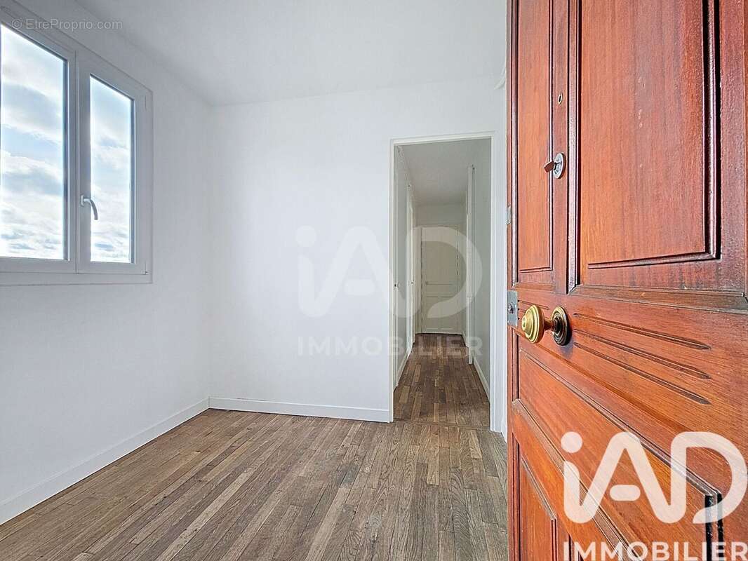 Photo 2 - Appartement à COURBEVOIE