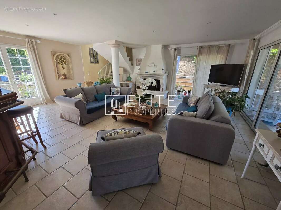 Maison à LES ADRETS-DE-L'ESTEREL