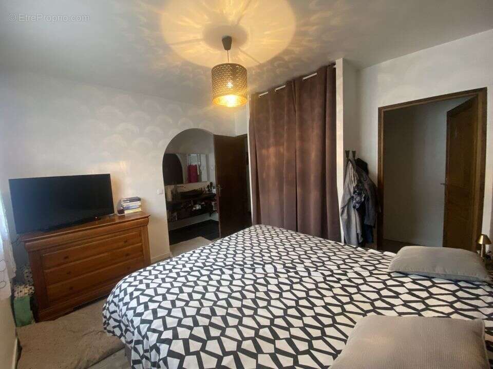 Maison à SAINT-JULIEN-EN-BORN