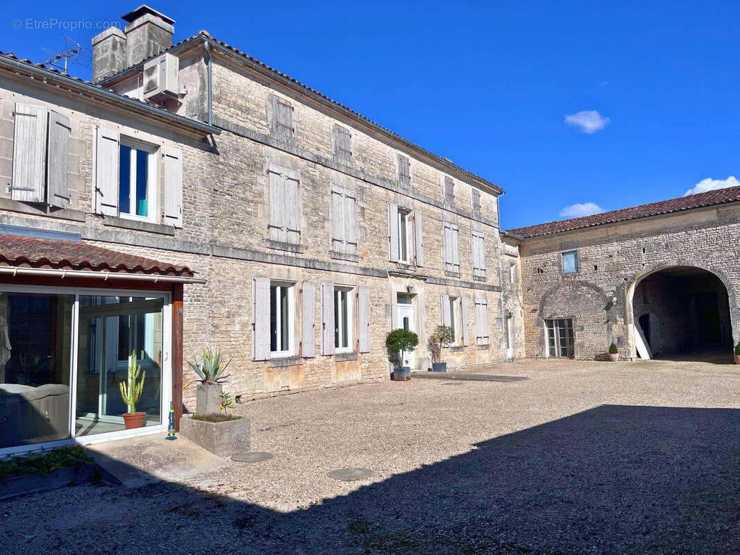 Maison à COURBILLAC