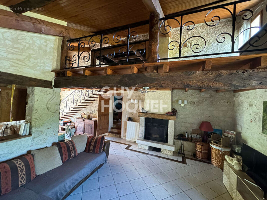 Maison à CASTELCULIER