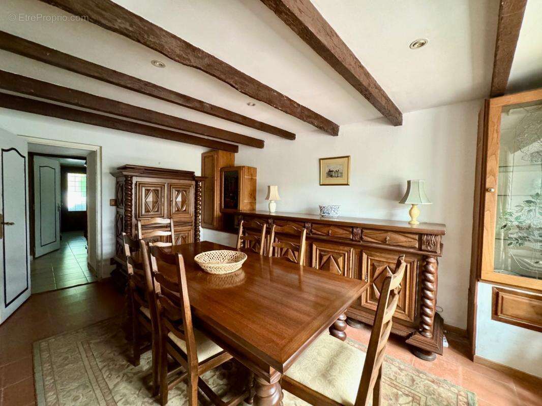 Maison 6 pièces / 159 m² / 315 000 EUR / SAINT-ANTONIN-DE-LACALM - photo 10