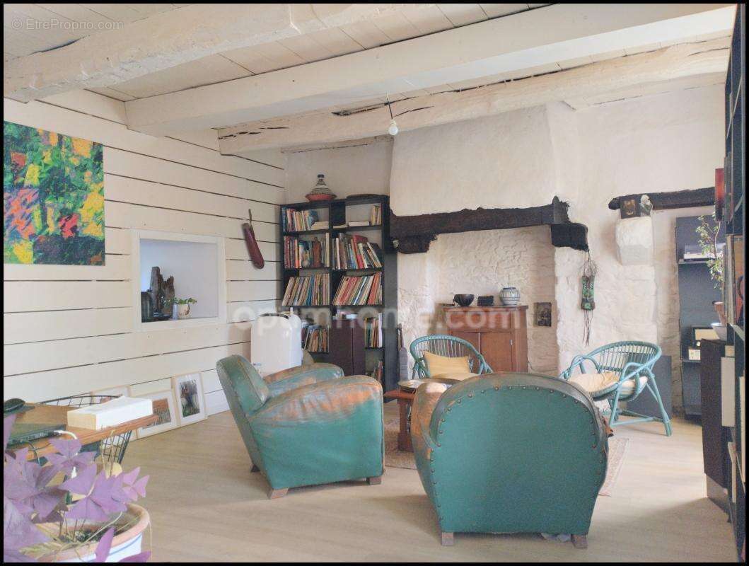 SAINT JEAN DU DOIGT : Propriété de caractère du XVIIᵉ siècle avec penty, grange et 3 200 m² de terrain ! - photo 5