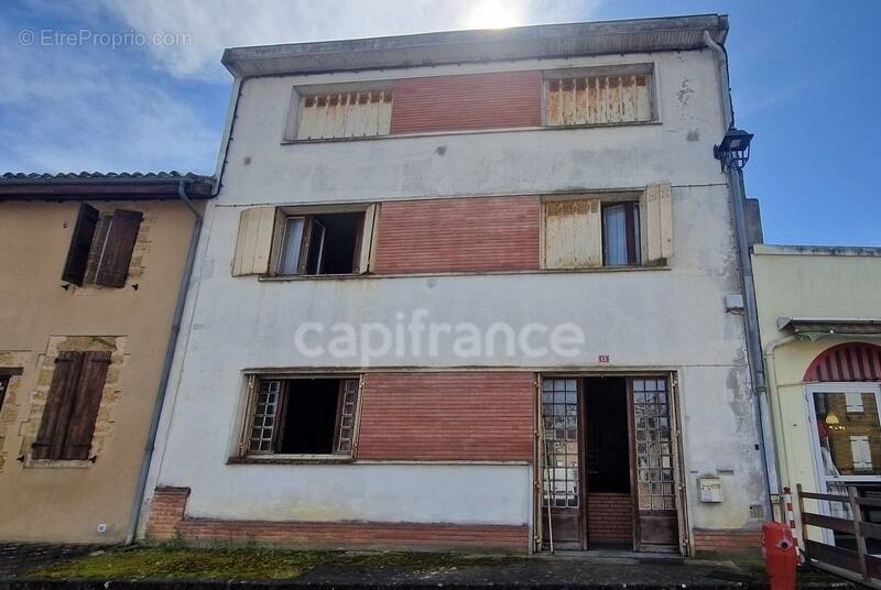 Maison à MONGUILHEM