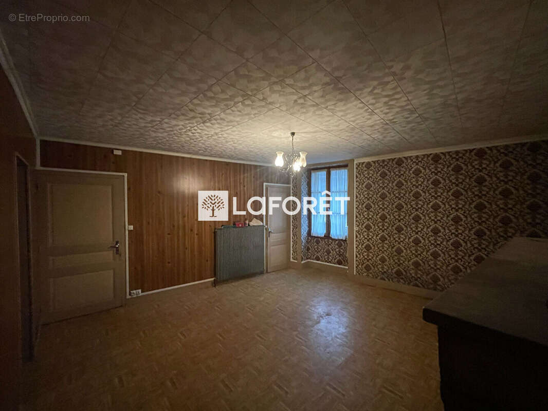 Maison à LONS-LE-SAUNIER