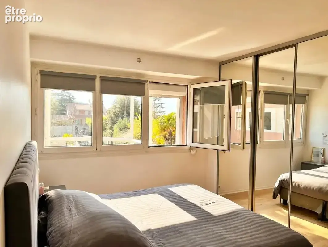 Maison avec Piscine - Limite La Varenne - photo 8