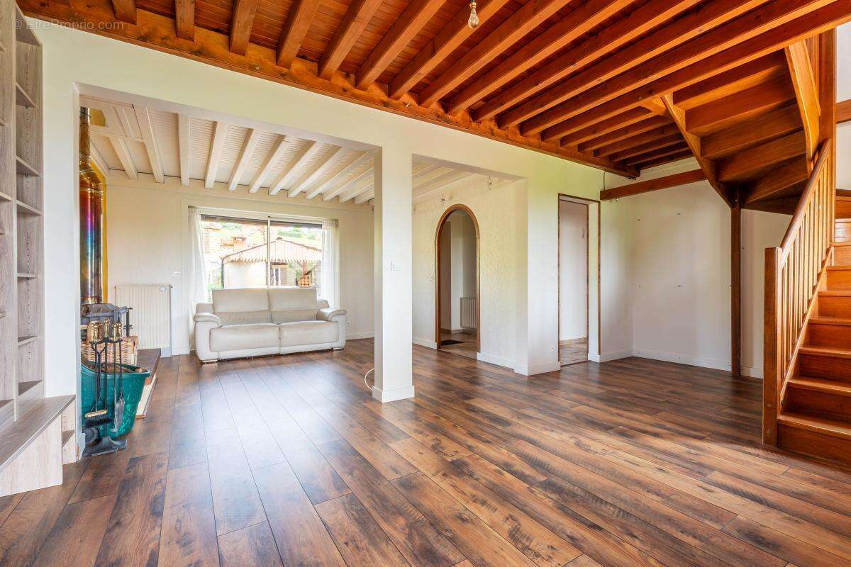 Maison à SAINT-GERMAIN-SUR-L&#039;ARBRESLE