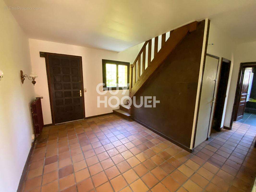 Grande maison traditionnelle en lisière de forêt - photo 4