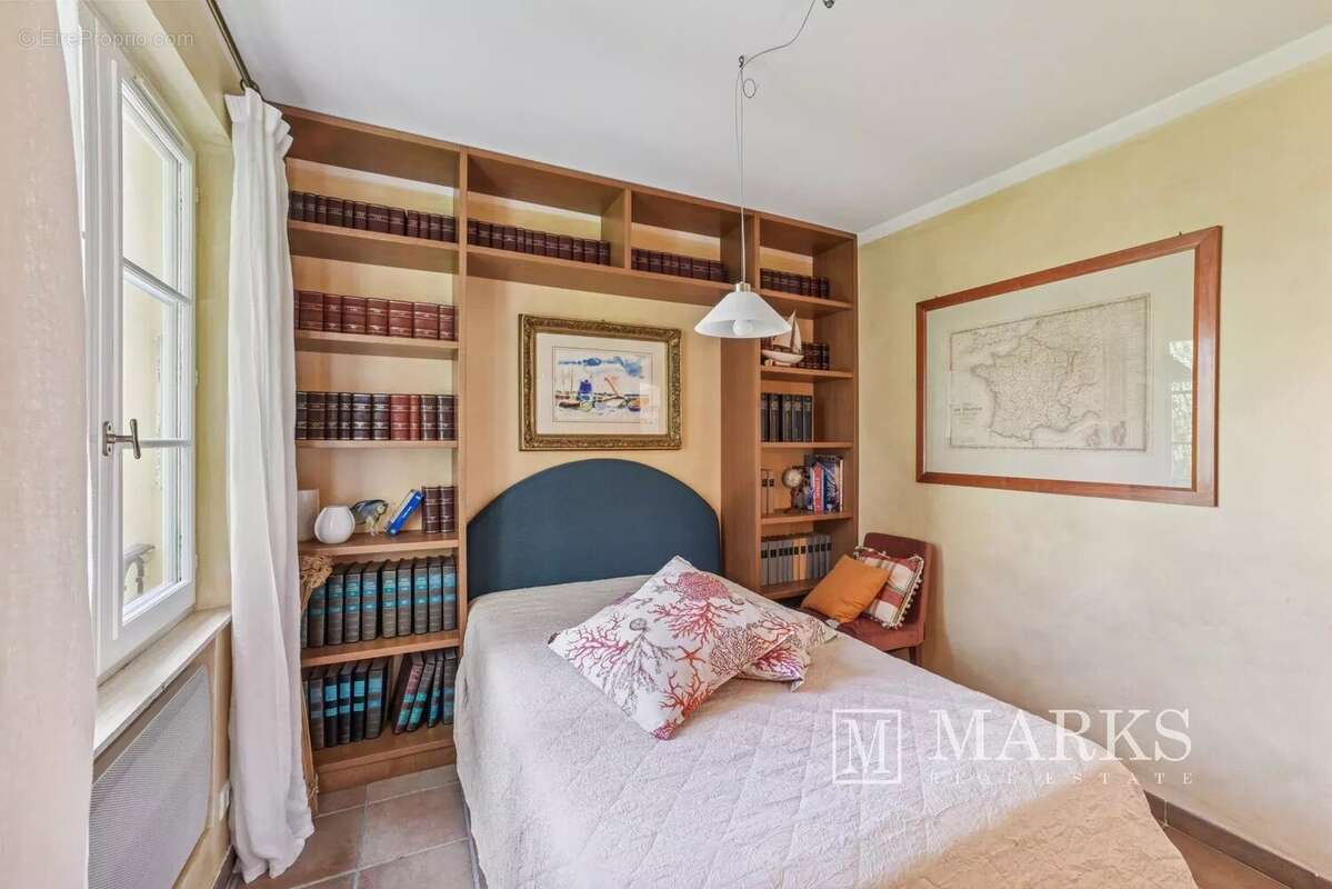 Appartement 3 chambres en centre-ville avec trois balcons - photo 10